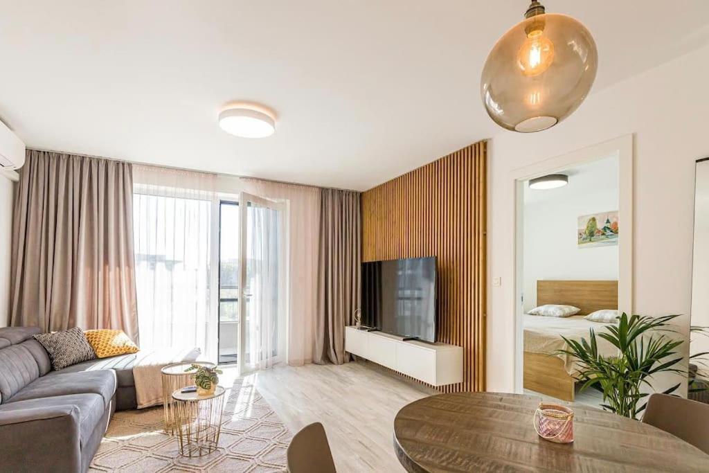 Urban Apartment With Possibility Of Parking Bratislava Bagian luar foto